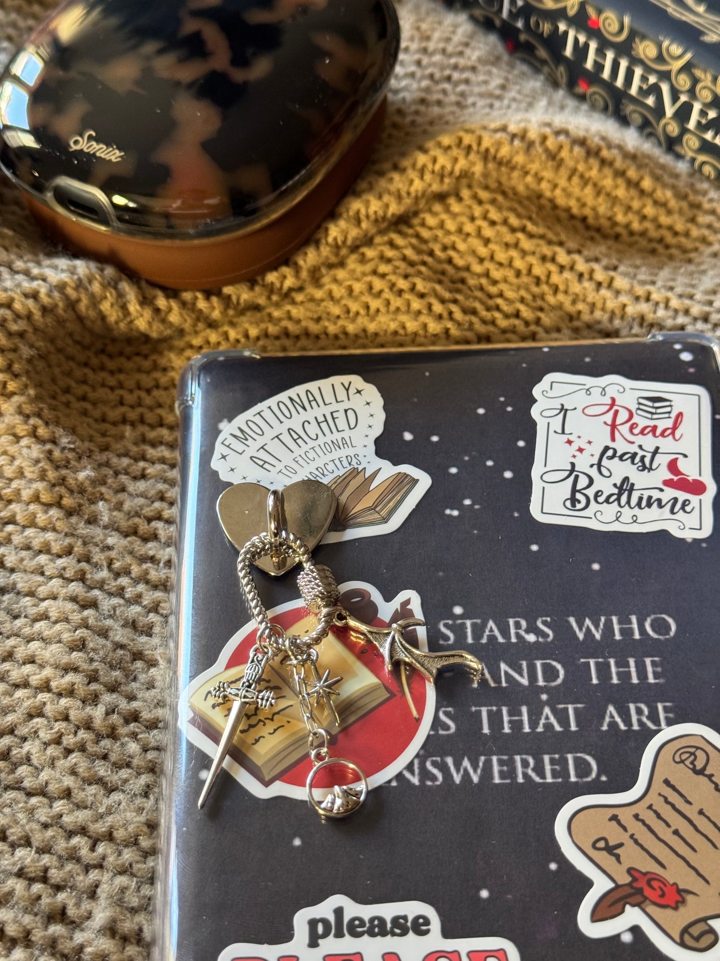 Acotar Fantasy Inspired Charm