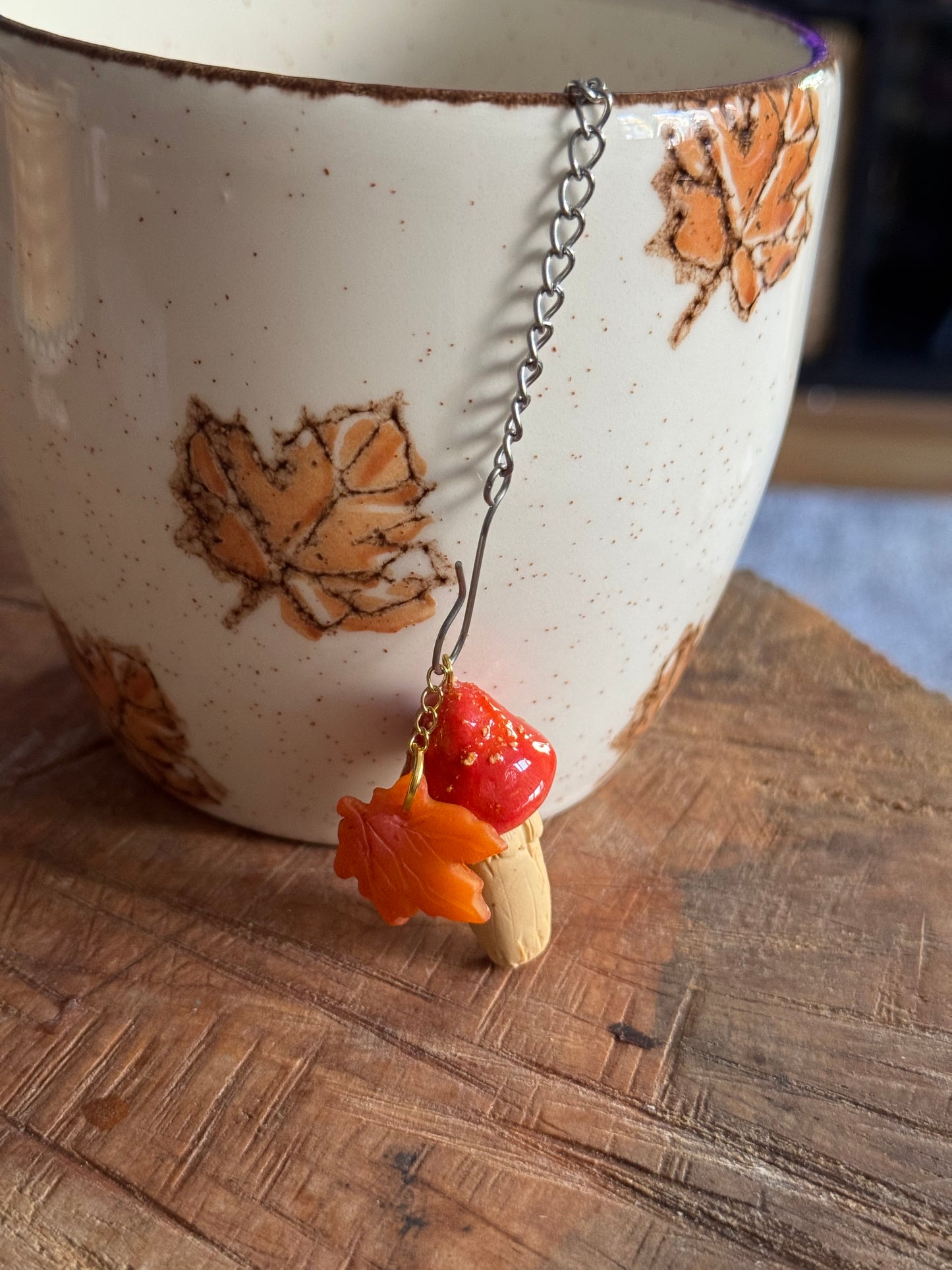 Muchroom Tea Infuser Charm With Leaf