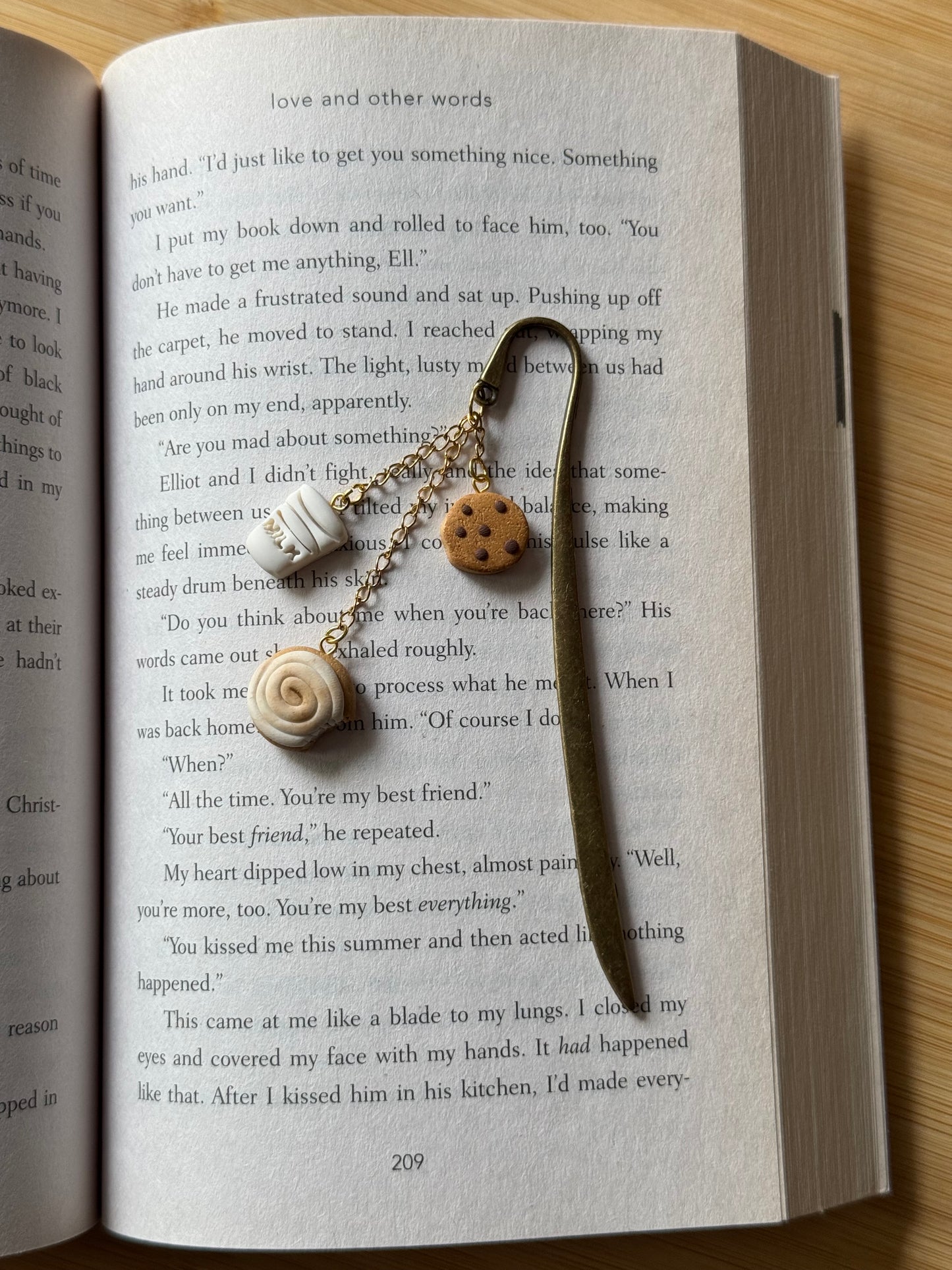 Make Your Own Cozy Bookmark