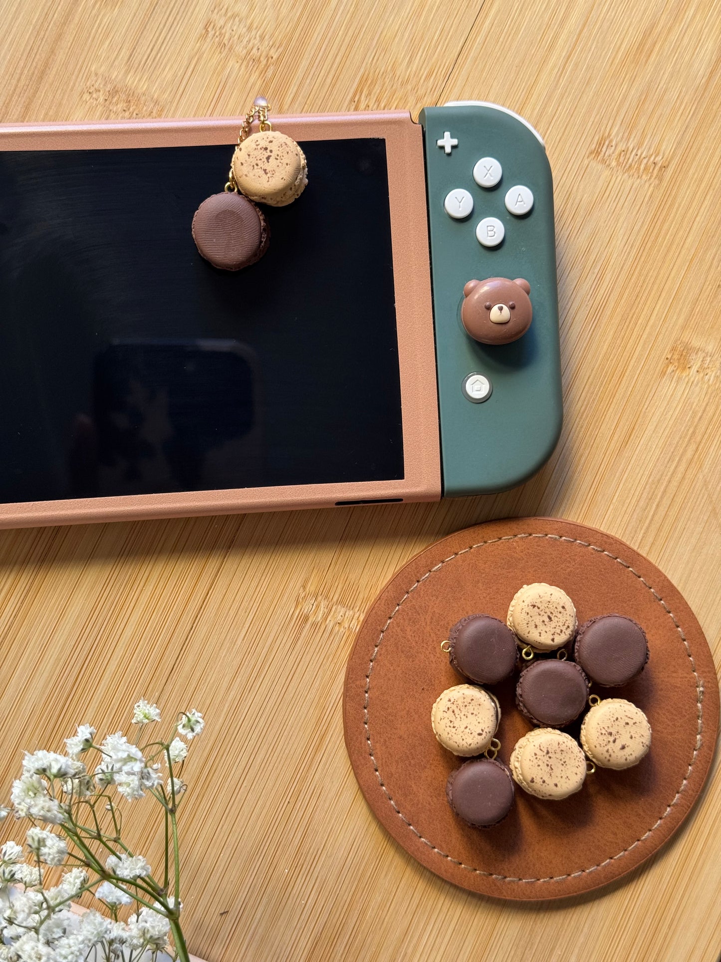 Macaroon (cupcake scented) Switch Charm