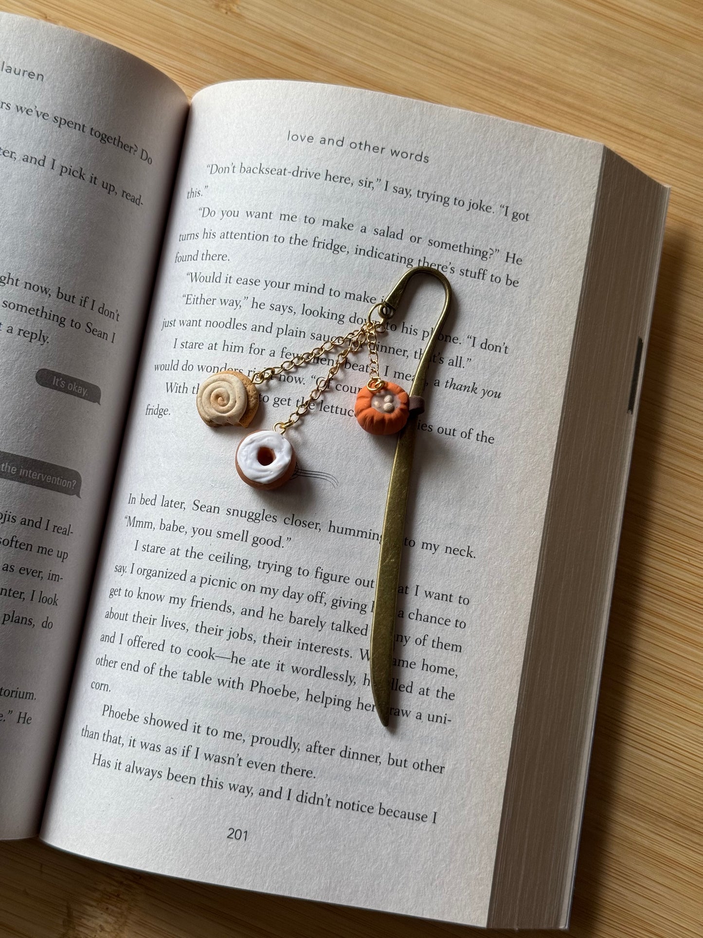 Make Your Own Cozy Bookmark